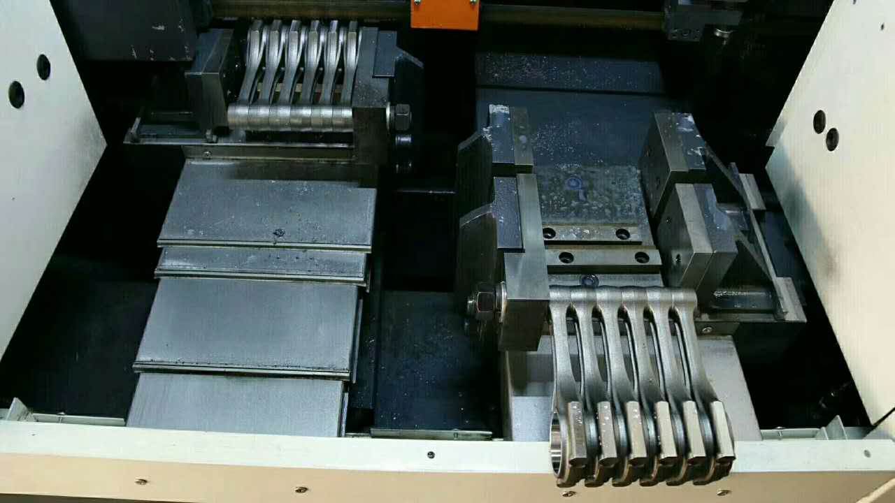 專用批量不間斷鋸切連桿數控帶鋸床（2018新型專利）